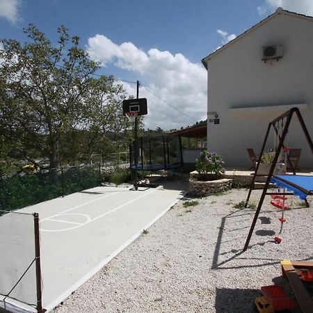 Holiday Home Ela Dračevica エクステリア 写真