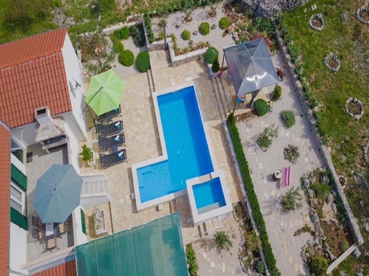 Holiday Home Ela Dračevica エクステリア 写真